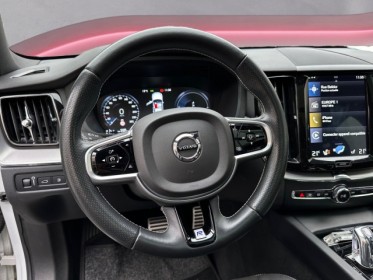 Volvo xc60 t8 twin engine 303 ch  87 ch geartronic 8 r-design /. toit ouvrant / siÈges et volant chauffant / apple carplay...