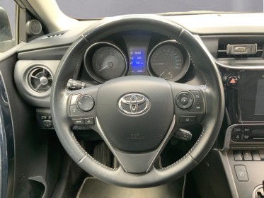 Toyota auris touring sports my17 hybride 136h technoline/1 ere main  /garantie 12 mois occasion courbevoie simplicicar...