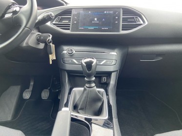 Peugeot 308 130ch ss bvm6 finition allure./carplay-camera de recul- digital cockpit-faible km occasion simplicicar compiegne...