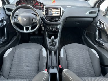 Peugeot 208 style vti 82 ch sieges chauffants/ 5 places/ climatisation occasion simplicicar orgeval  simplicicar simplicibike...