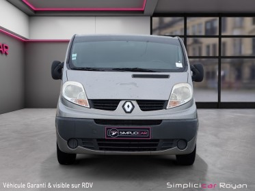 Renault trafic 2.5 dci 145 ch 9 places garantie 12mois occasion simplicicar royan simplicicar simplicibike france