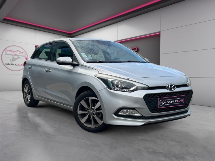 Hyundai i20 1.2 84 intuitive garantie 1 an occasion  simplicicar nord isere simplicicar simplicibike france