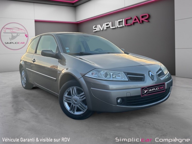 Renault megane ii coupe 1.6 16v exception - sieges chauffants - disitrib ok - faible km - occasion simplicicar compiegne...