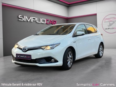 Toyota auris hybride 136h design occasion cannes (06) simplicicar simplicibike france