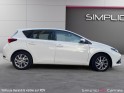 Toyota auris hybride 136h design occasion cannes (06) simplicicar simplicibike france