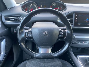 Peugeot 308 ii style / carplay / regulateur / ecran tactile / garantie et financement occasion simplicicar salon de provence...