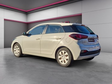 Hyundai i20 1.2 75ch initia garantie 12 mois occasion  simplicicar nord isere simplicicar simplicibike france