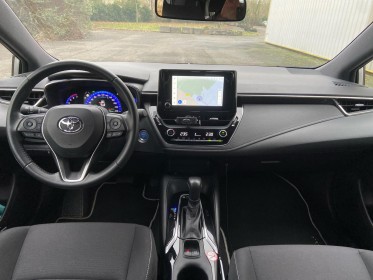 Toyota corolla hybride my22 122h dynamic occasion simplicicar st-maximin simplicicar simplicibike france