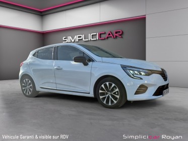 Renault clio v e-tech full hybrid 145 techno garantie 1 ans occasion simplicicar royan simplicicar simplicibike france