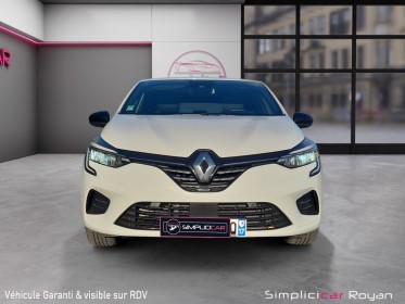 Renault clio v e-tech full hybrid 145 techno garantie 1 ans occasion simplicicar royan simplicicar simplicibike france