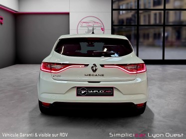 Renault megane iv berline tce 140 fap limited-attelage-garantie 12 mois occasion simplicicar lyon ouest simplicicar...