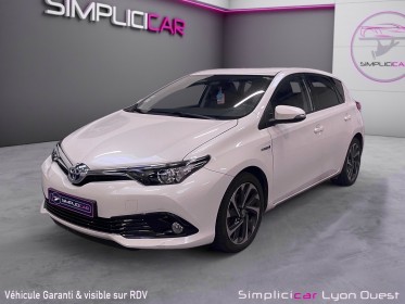 Toyota auris hybride 136h design garantie 12 mois occasion simplicicar lyon ouest simplicicar simplicibike france