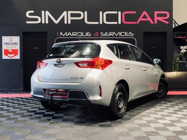 Toyota auris hybride 136h dynamic - garantie 12 mois occasion  simplicicar aix les bains simplicicar simplicibike france