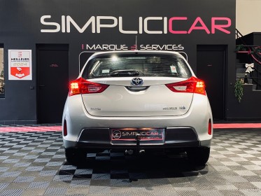 Toyota auris hybride 136h dynamic - garantie 12 mois occasion  simplicicar aix les bains simplicicar simplicibike france