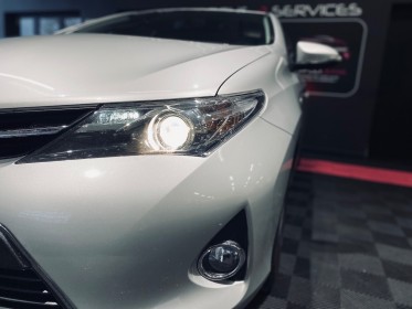 Toyota auris hybride 136h dynamic - garantie 12 mois occasion  simplicicar aix les bains simplicicar simplicibike france