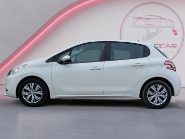 Peugeot 208 -- 1.4 hdi 68ch bvm5 active -- occasion simplicicar orgeval  simplicicar simplicibike france