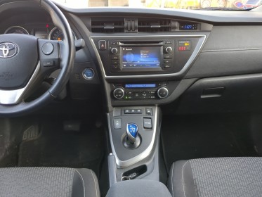 Toyota auris hybride 136h feel! occasion simplicicar colomiers  simplicicar simplicibike france