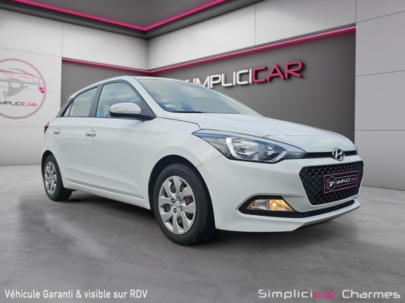 Hyundai i20 1.2 essence 84ch intuitive garantie 12  mois occasion simplicicar charmes simplicicar simplicibike france