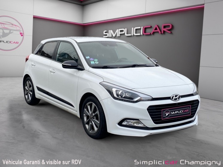 Hyundai i20 1.0 t-gdi 100 edition mondial caméra de recul /climatisation /gps /bluetooth occasion champigny-sur-marne (94)...