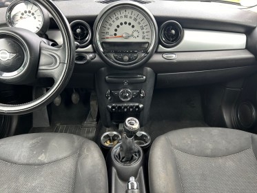 Mini hatch r56 75 ch one docklands / garantie 12mois occasion  simplicicar nord isere simplicicar simplicibike france