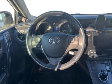 Toyota auris my17 hybride 136h tendance occasion simplicicar brie-comte-robert simplicicar simplicibike france