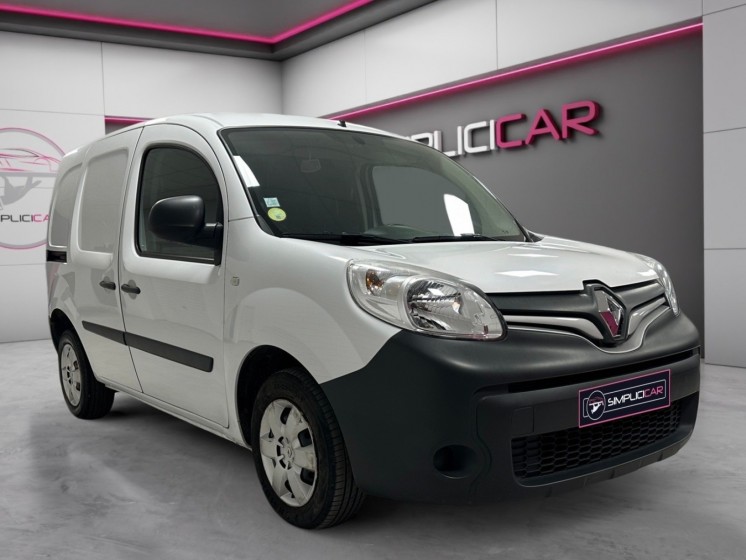 Renault kangoo express 1.5 dci 90 energy e6 extra r-link 1°main 3pl suivi complet renault / tva recuperable occasion...