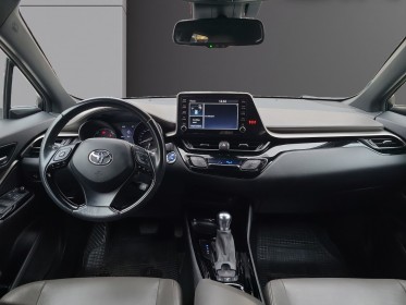 Toyota c-hr hybride my22 1.8l distinctive apple carplay occasion paris 17ème (75)(porte maillot) simplicicar simplicibike...