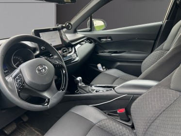 Toyota c-hr hybride my23 1.8l dynamic, caméra de recul, carplays, garantie 12 mois occasion simplicicar villejuif ...