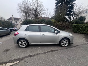 Toyota auris mc hsd 136h executive occasion simplicicar vaucresson simplicicar simplicibike france