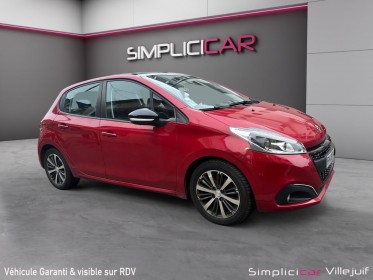 Peugeot 208 1.2 puretech 82ch bvm5 allure, caméra de recul, toit panoramique, apple carplay occasion simplicicar villejuif ...