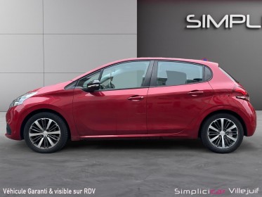 Peugeot 208 1.2 puretech 82ch bvm5 allure, caméra de recul, toit panoramique, apple carplay occasion simplicicar villejuif ...