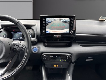 Toyota yaris hybride my22 116h design - carplay - caméra de recul - garantie constructeur 04/2026 occasion simplicicar nimes...