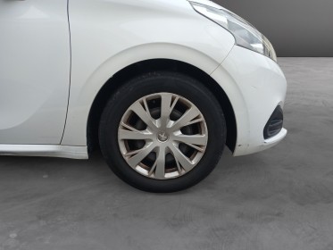 Peugeot 208 1.2 puretech 82ch ss etg5 active distribution ok 2024 occasion simplicicar la ciotat simplicicar simplicibike...