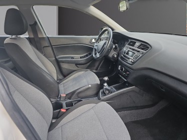 Hyundai i20 1.2 essence 84ch intuitive garantie 12 mois faible consommation occasion simplicicar charmes simplicicar...