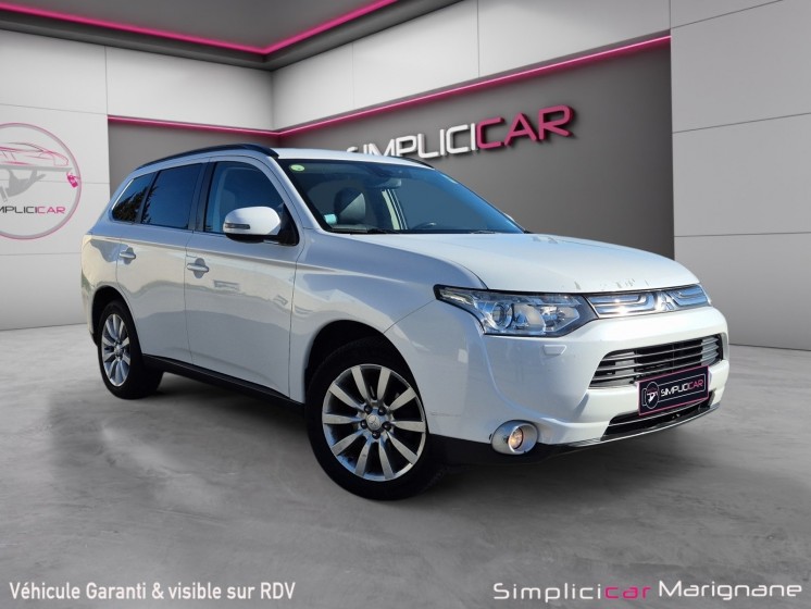 Mitsubishi outlander 2.2 di-d 150 4wd instyle a 7 places / sieges chauffants / camera recul / hayon electrique / garantie...