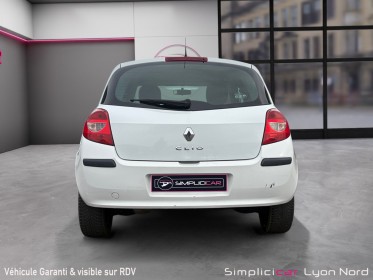 Renault clio iii societe clio  1.5 dci 85 air occasion simplicicar lyon nord  simplicicar simplicibike france