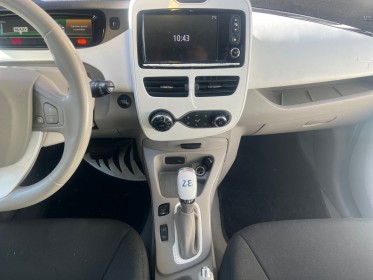 Renault zoe intens, batteries en locations, garantie 12 mois. occasion simplicicar villejuif  simplicicar simplicibike france