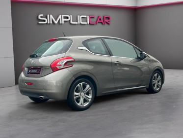 Peugeot 208 1.6 vti 120ch bvm5 allure - garantie 12mois - 2ème main physique occasion  simplicicar nord isere simplicicar...