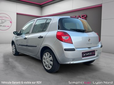 Renault clio iii 1.2 16v 75 eco2 extrême claire occasion simplicicar lyon nord  simplicicar simplicibike france