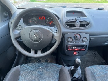 Renault clio iii 1.2 16v 75 eco2 extrême claire occasion simplicicar lyon nord  simplicicar simplicibike france