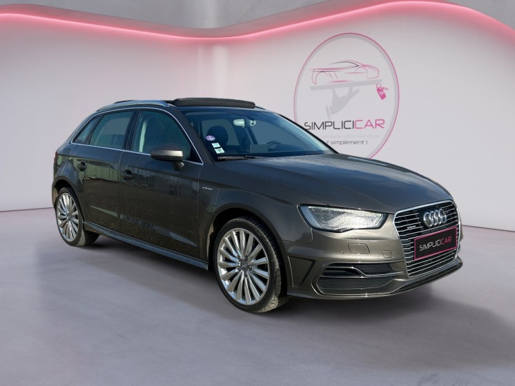 Audi a3 sportback 1.4 tfsi e-tron 204 ambition luxe s tronic 6 toit ouvrant/ sieges chauffants--- occasion simplicicar...