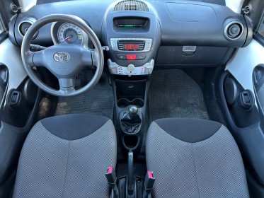 Toyota aygo 1.0 vvt-i climatisation 5 portes crit'air 1  garantie 12 mois occasion montpellier (34) simplicicar simplicibike...