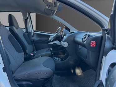 Toyota aygo 1.0 vvt-i climatisation 5 portes crit'air 1  garantie 12 mois occasion montpellier (34) simplicicar simplicibike...