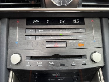 Lexus is my20 300h f sport/carplay/toit ouvrant/siege chauffant occasion paris 17ème (75)(porte maillot) simplicicar...