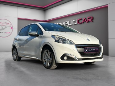 Peugeot 208 1.2  82ch bvm5 style / garantie 1 an occasion  simplicicar nord isere simplicicar simplicibike france